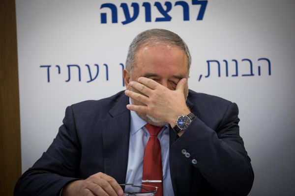 ליברמן על כשלונו הכפול: 'קורא לחבריי לחזור לשפיות'