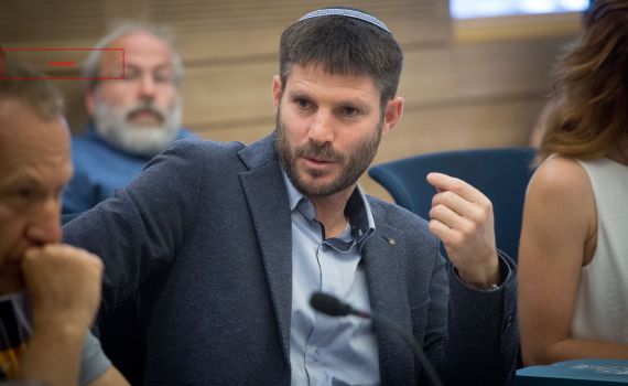 לעכב את הבחירות לרבנות עד לתיקון האפליה ביו"ש