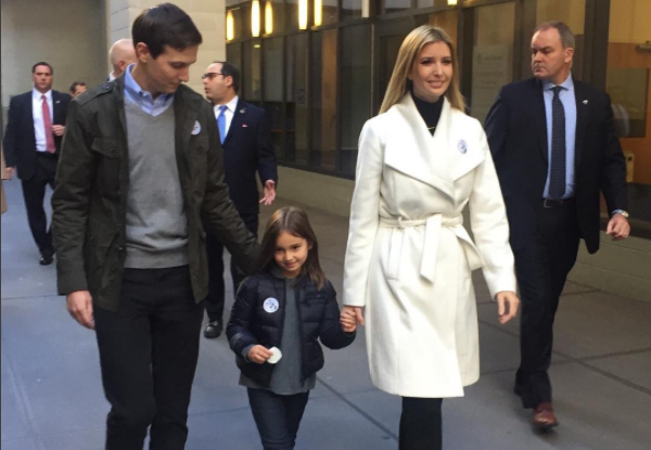 איוונקה טראמפ בדרך לבית משפט, בגלל זוג נעליים?