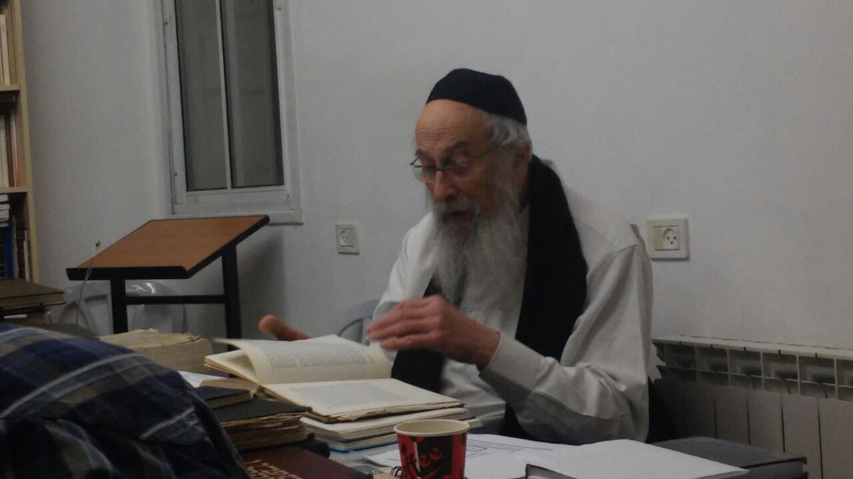 לראשונה מאז חלה – הרב טאו התפלל מחוץ לביתו