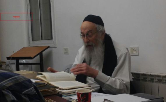 לראשונה מאז חלה – הרב טאו התפלל מחוץ לביתו