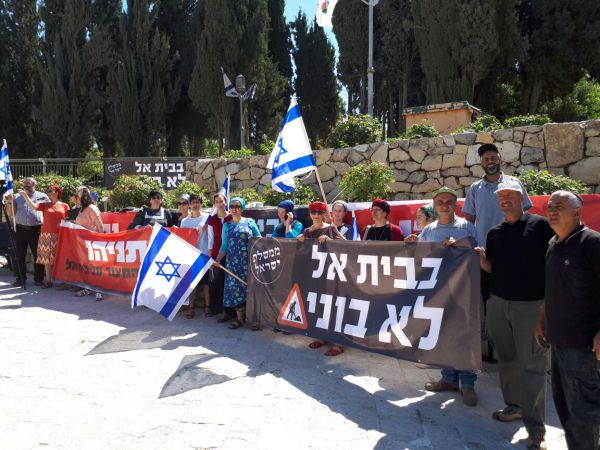 "ראש הממשלה שחרר אותנו – תן לנו לבנות"