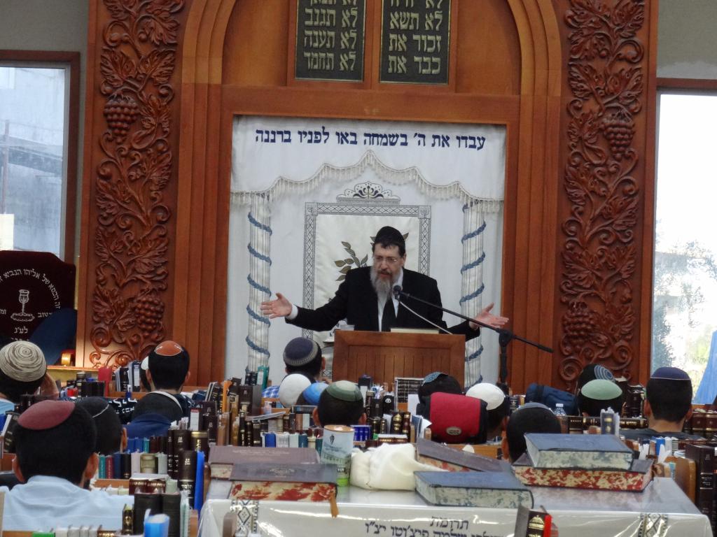 מה היה הרב קוק זצ"ל אומר במקום "חג שבועות עבר"?