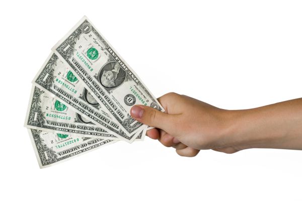 חלוקת הירושה: 4 דולרים לבן אחד והון עתק לבן השני