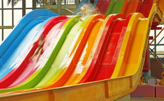 אמיתי או מזויף? צפו במגלשת המים שמשגעת את הרשת