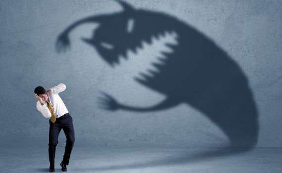 למה אנחנו מפחדים מטיפול – על הבריחה מעצמנו כברירת מחדל