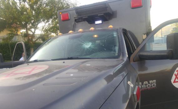 חרפה: תושבים ביצהר יידו אבנים על אמבולנס צבאי