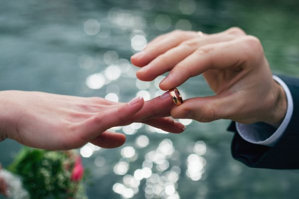 ורק לשים טבעת: למה הם לא מתחתנים?!