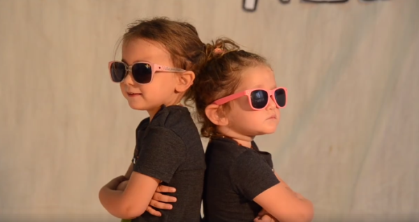 צפו: הדרך המשעשעת של המעון למצוא מטפלות