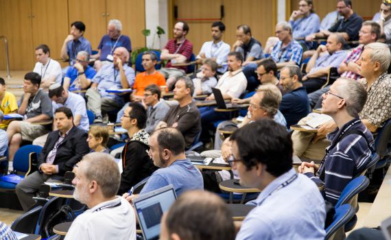 למרות המצב 100 מתמטיקאים במכון לב