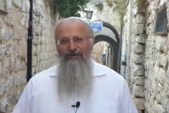 הרב אליהו משיב למתקפה: 'אלוקים אומר שהם טועים'