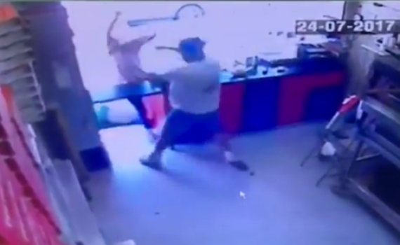 צפו: רגע נטרול המחבל בפ"ת באמצעות מגש פיצה