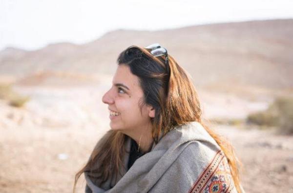 לא, אני לא דתל"שית, סך הכל המרתי את החצאית במכנסיים