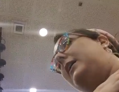 צפו: עימות בין להט"בית דתיה לרב שמואל אליהו