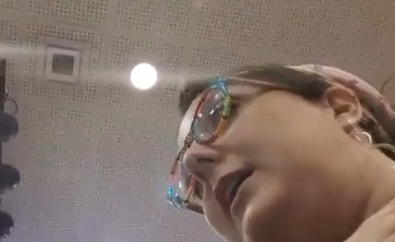 צפו: עימות בין להט"בית דתיה לרב שמואל אליהו