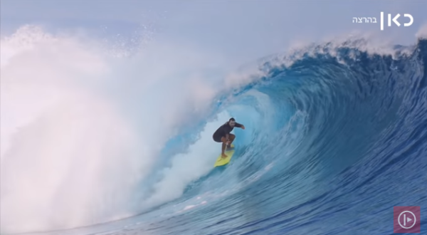 צפו: סיפורו המדהים של אלוף הגלישה החירש