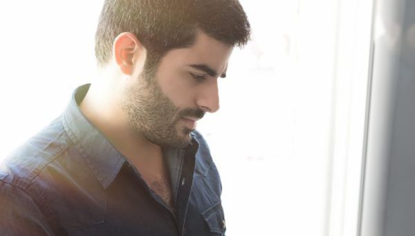 'תציל אותי': משה נריה כורסיה בסינגל חדש