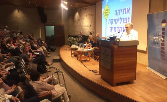 הרב שרלו נגד הקוד האתי: רבנים לא מנצלים את כוחם?