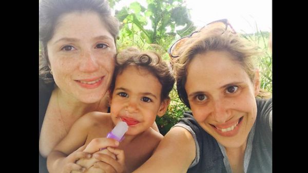 היועצת של בנט נחשפת: 'יש לי בת זוג ושני ילדים'