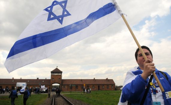 קרטל המסעות לפולין: 14 חשודים זומנו לשימוע