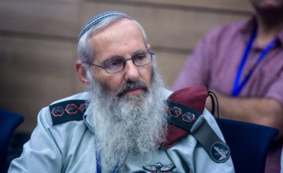 מפתיע? הרבצ"ר חושף: זו עמדתי בנושא שירת נשים. צפו