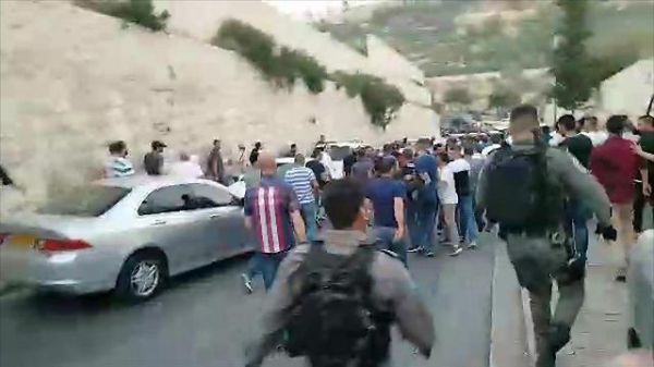 ערב קשה בהר הבית:פצועים בעימותים עם המשטרה. צפו