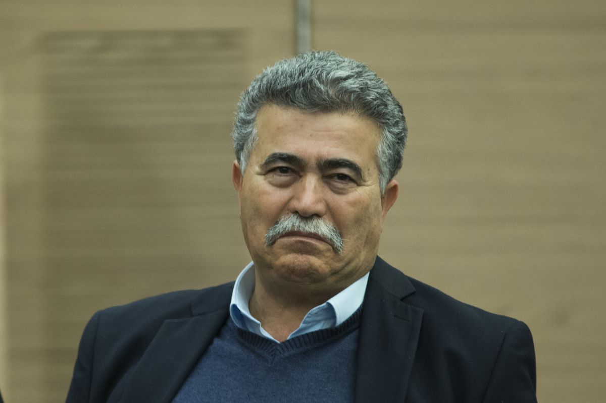 עמיר פרץ: "אני מתמודד לתפקיד נשיא המדינה"