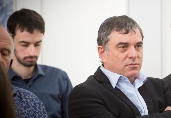 לפתוח בחקירה על הטרדות עד המדינה