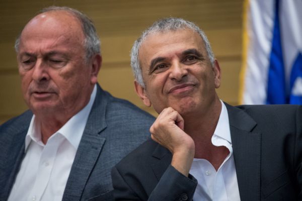 'אלוף, אין ראוי ממך': הפדיחה של כחלון בפייסבוק