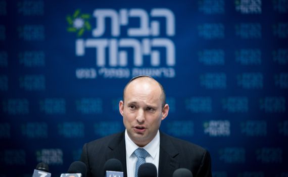 ליברמן פוגע בקואליציה: "טיפס על עץ"