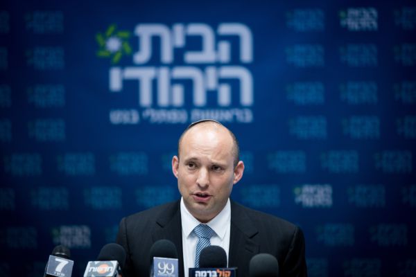 ליברמן פוגע בקואליציה: "טיפס על עץ"