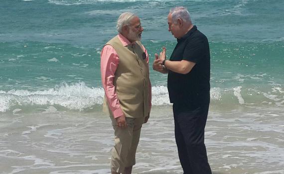 BFF: נתניהו ומודי משכשכים רגליים בחוף אולגה