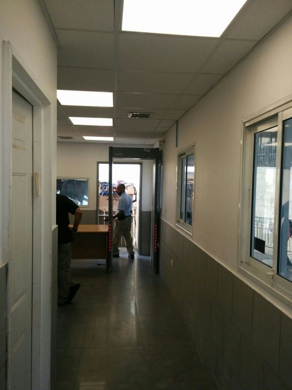 "הסירו את המגנומטרים ליהודים או שנעתור לבג"צ"