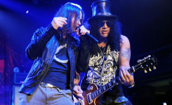 פצועה במצב בינוני מההופעה של גאנז אנד רוזס