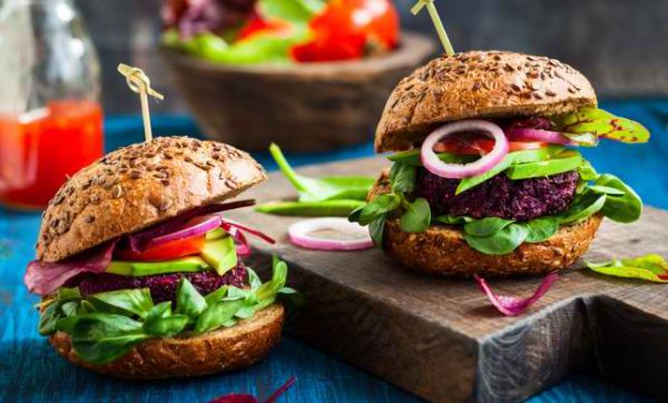 ספיישל: את ההמבורגר הזה תוכלו לאכול גם ב9 הימים