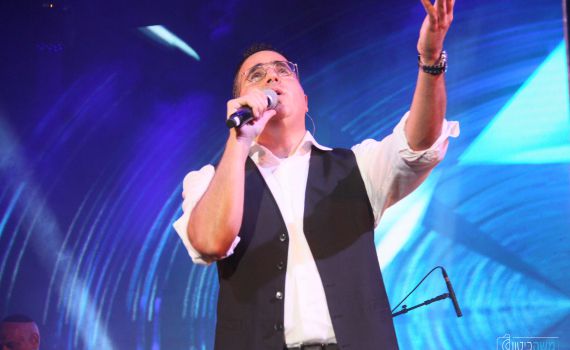 צפו: שוואקי במופע מיוחד לרפואת חולי הקורונה