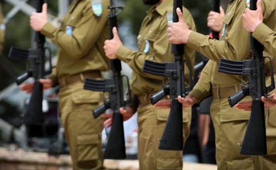 קצין הושעה בחשד לנסיון מעשה מגונה בקטין