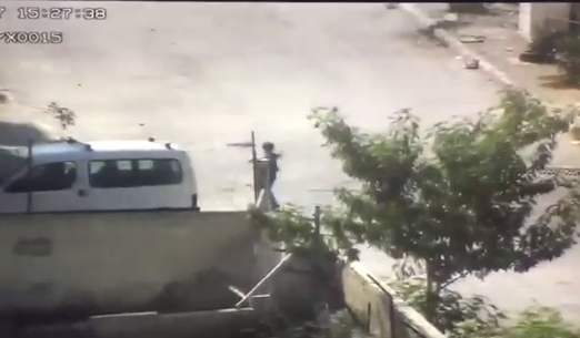 צפו: לוחמים תופסים 'על חם' מחבלים שיידו אבנים