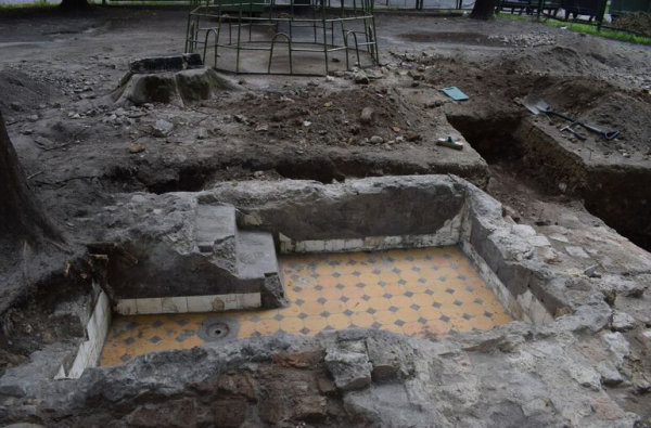 אחרי שנחרבו בשואה: נחשפו מקוואות בית הכנסת הגדול