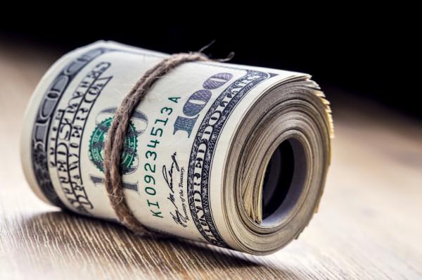 10,000 דולר שנשכחו באוטובוס יושבו לבעליהם