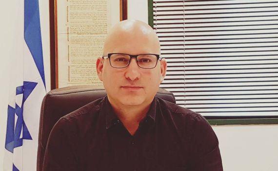 בדרך למלחמה בעבודה? המזכ"ל נגד היו"ר