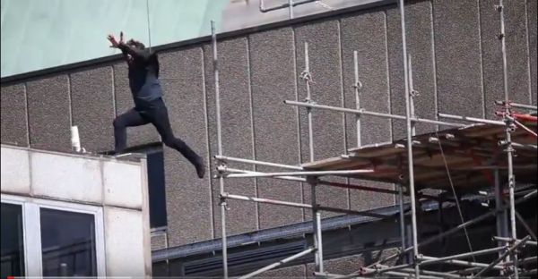 אאוץ': טום קרוז נפל כשצילם פעלול לסרט חדש