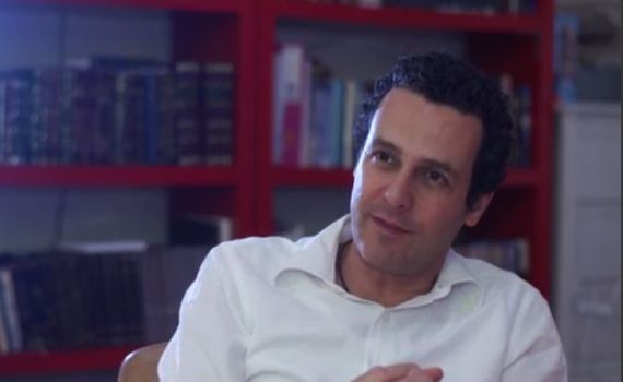 לקראת ט"ו באב – עודד מנשה בתיעוד מיוחד על סגולת מפתח הזיווגים