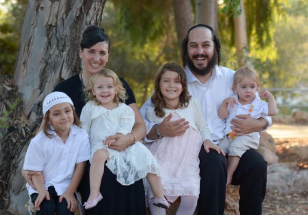 ספיישל ט"ו באב: החרדי והחילונייה שבחרו באהבה