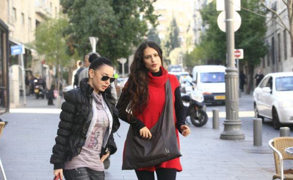 מירי נגד מירי: הזמרת הפופולרית נגד השרה