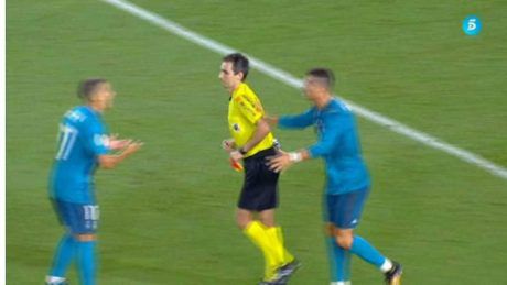 מכה לריאל: בגלל הדחיפה- עונש כבד לרונאלדו. צפו