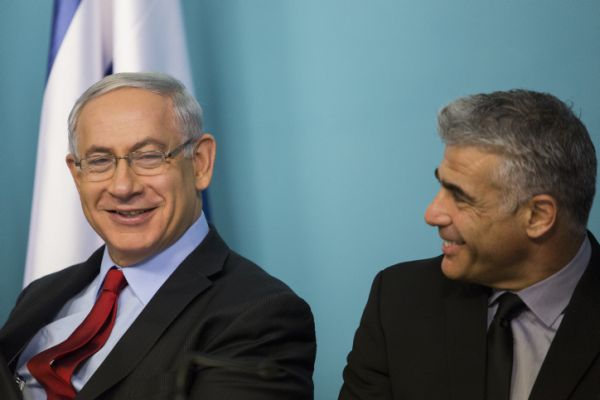 נתניהו נחלש, גבאי ממשיך לצנוח ולפיד נוסק