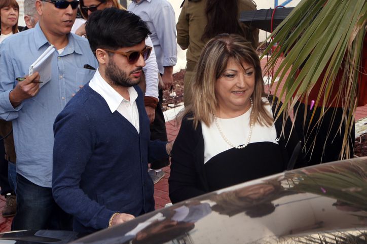 'הוא צודק': בנה של שולה זקן במתקפה נגד ארי הרו