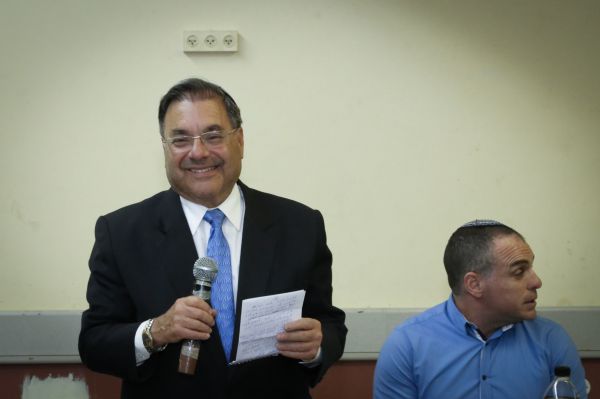 הרב ריסקין: היחס להומואים? 'אונס רחמנא פטריה'