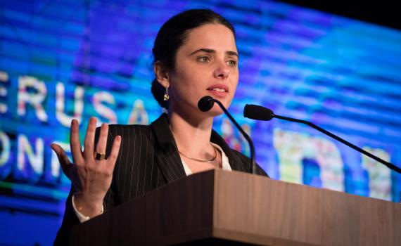 מי החליט לפתוח בחקירה נגד שוברים שתיקה?